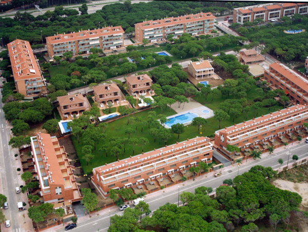 Imagen aérea de la zona de Central Mar (Gavà Mar) construida por PRIHASA (Vioca Grupo Inmobiliario)